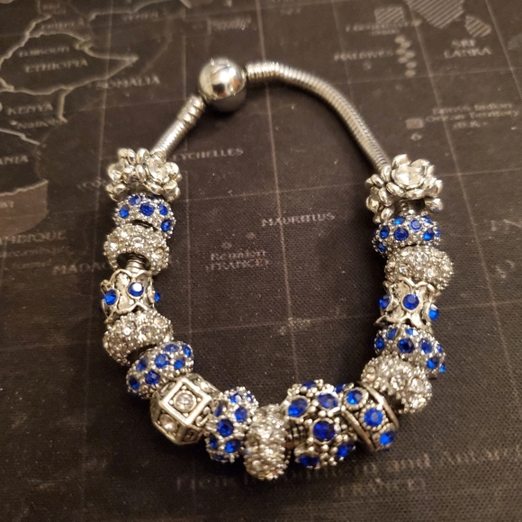 Bracelets - Picture 4 of 4